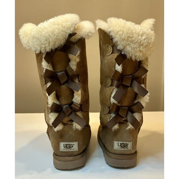 UGG Australia Bailey Bow Tall II in Chestnut, Women’s Size US 6